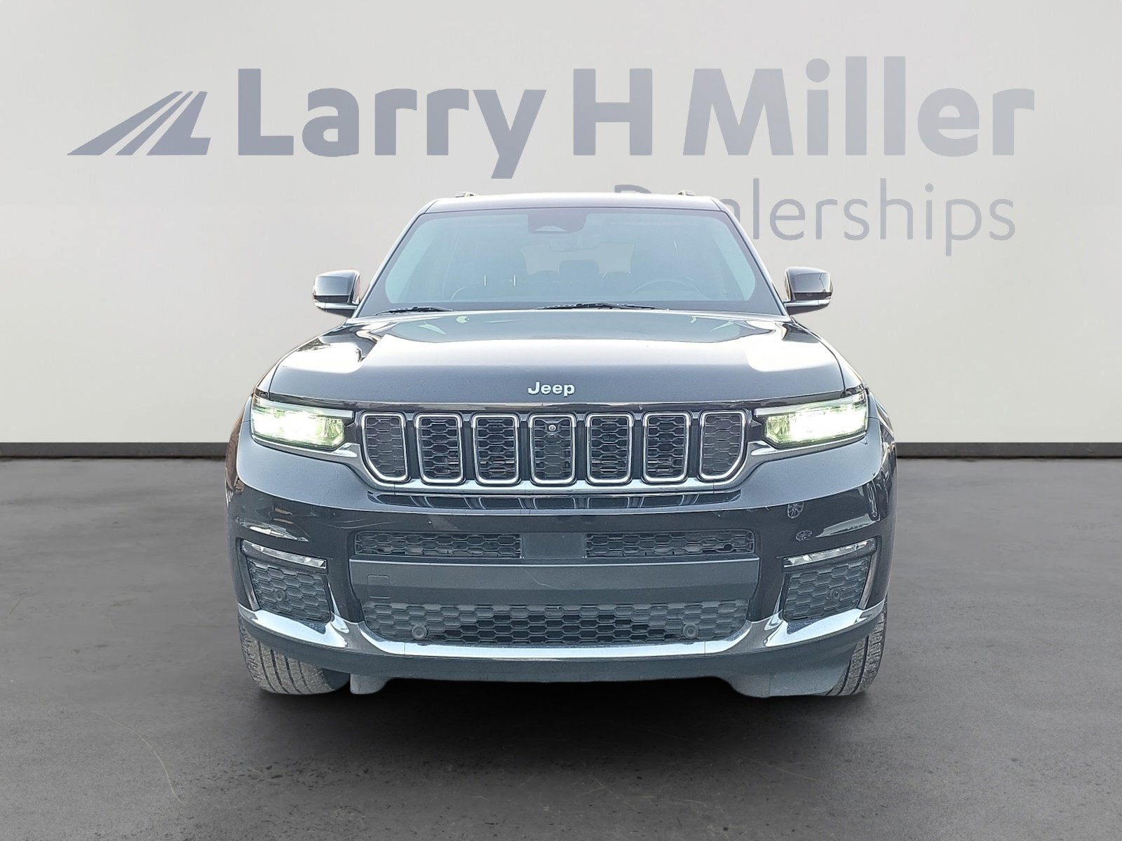 Used 2022 Jeep Grand Cherokee L Limited w/ Luxury Tech Group II image 8