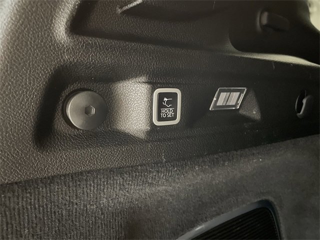 Used 2023 Jeep Grand Cherokee L Overland w/ Luxury Tech Group IV image 16