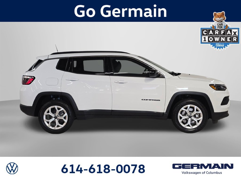 Used 2025 Jeep Compass Latitude AWD/4WD image 6