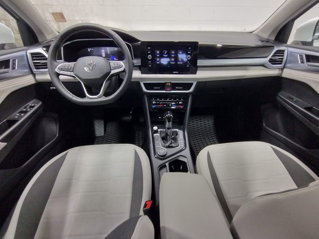 New 2025 Volkswagen Taos SE image 38