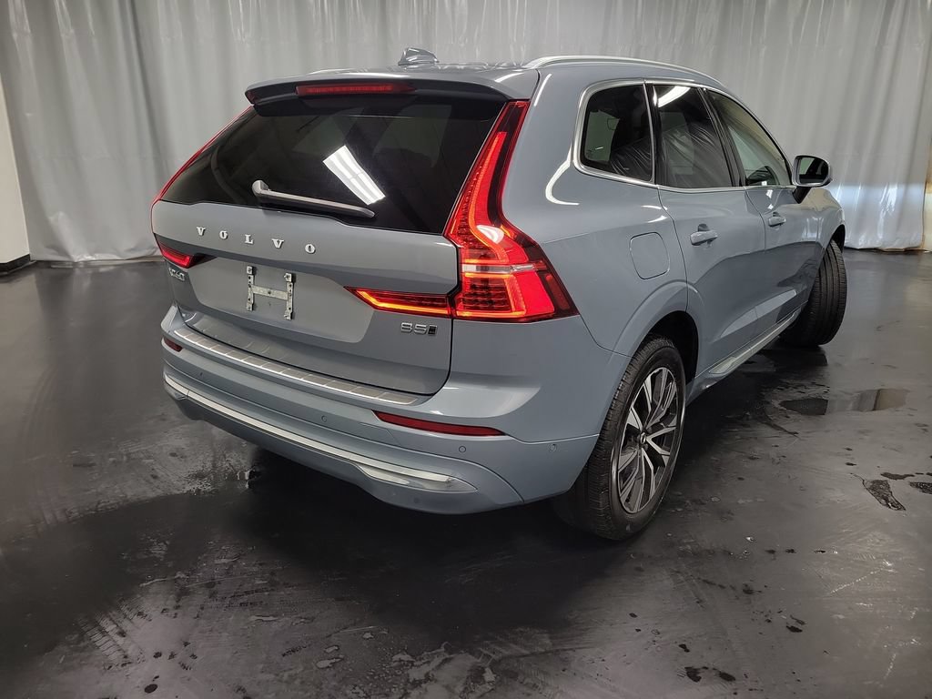 Used 2023 Volvo XC60 B5 Plus AWD/4WD image 8