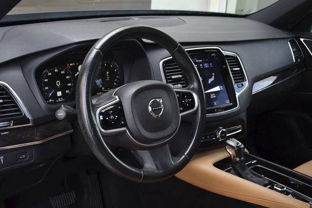 Used 2018 Volvo XC90 T5 Momentum w/ Convenience Package FWD image 16