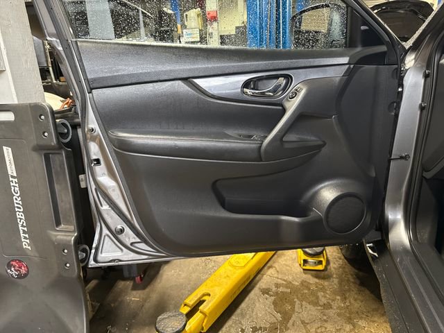 Used 2020 Nissan Rogue SV image 18