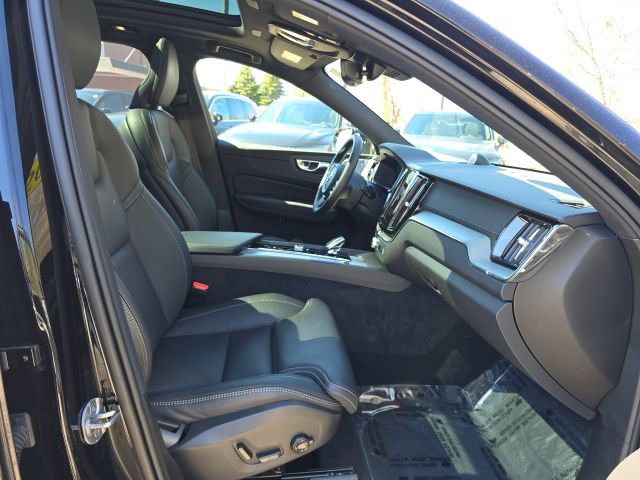 Certified 2025 Volvo XC60 B5 Ultra image 17