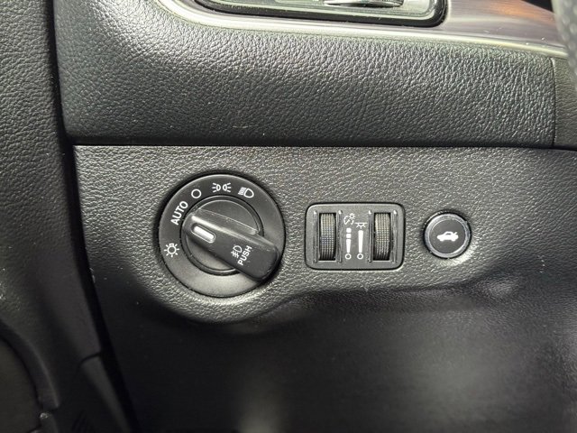 Used 2018 Dodge Challenger SXT w/ Blacktop Package image 20