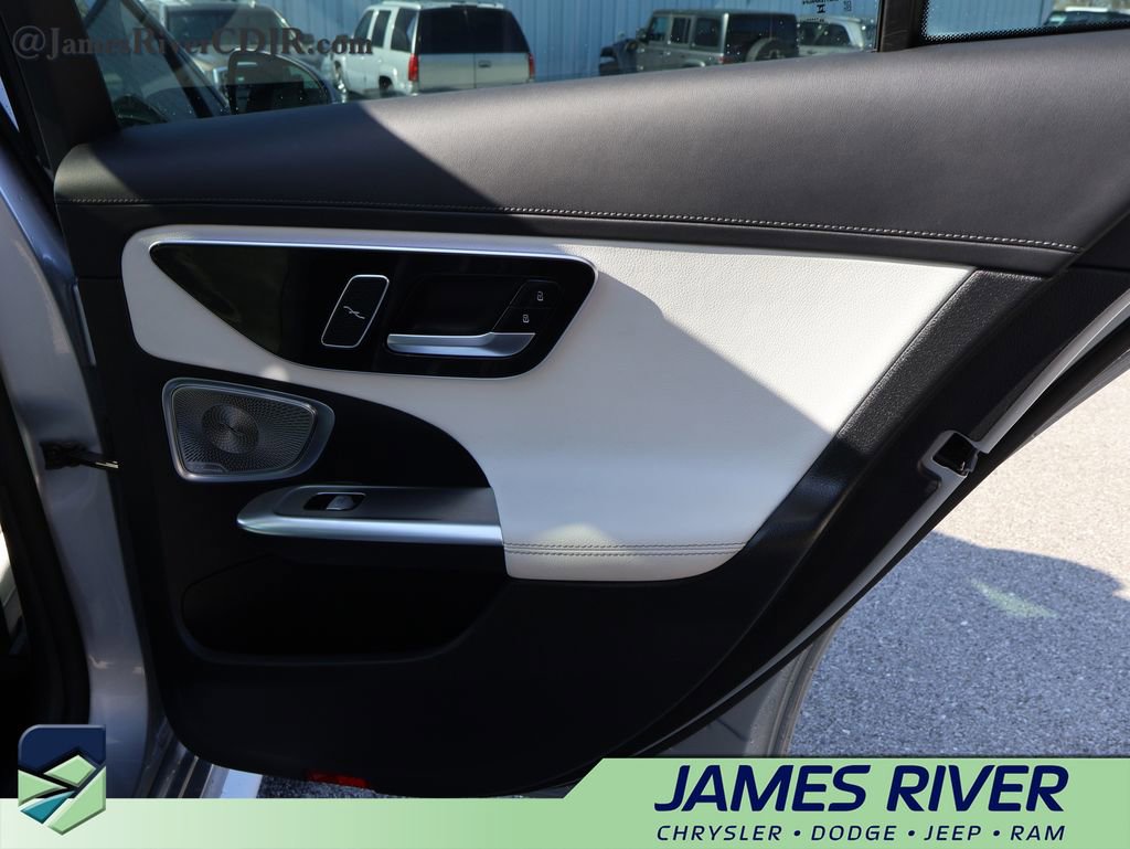 Used 2024 Mercedes-Benz C 300 4MATIC Sedan image 11