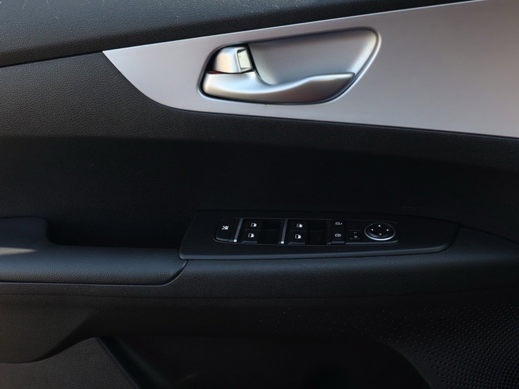 Used 2024 Kia Forte LXS image 23