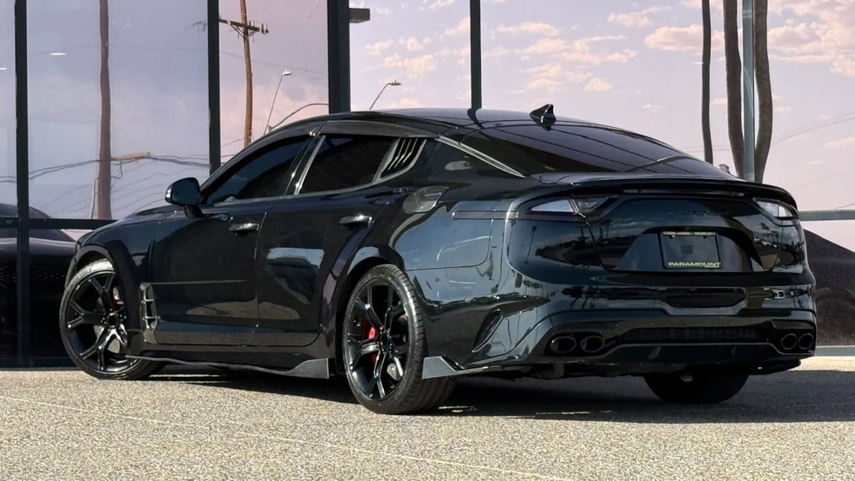 Used 2020 Kia Stinger GT1 RWD image 7