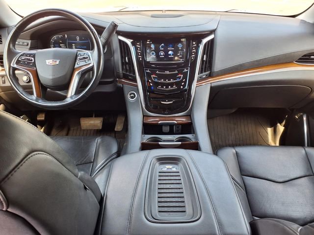 Used 2019 Cadillac Escalade ESV Luxury AWD/4WD image 12