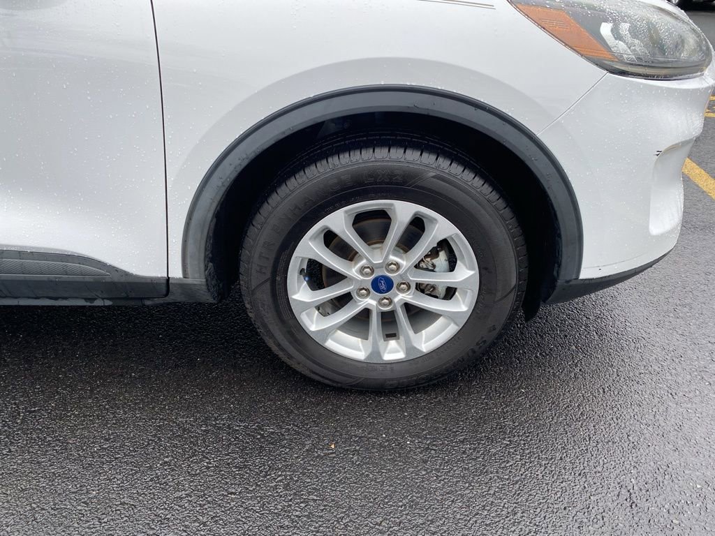 Used 2020 Ford Escape SE image 9