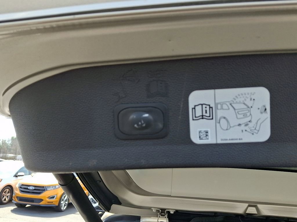 Certified 2018 Ford Escape Titanium w/ Ford Safe & Smart Package image 30
