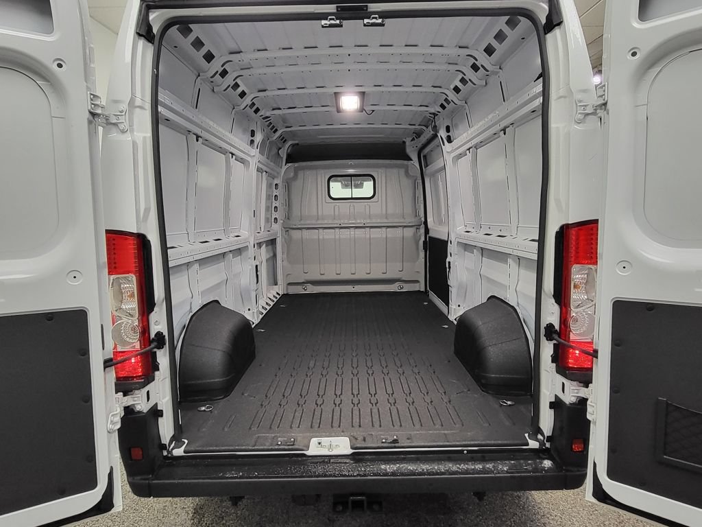 New 2026 RAM ProMaster 2500 w/ Quick Order Package 22G SLT FWD image 7