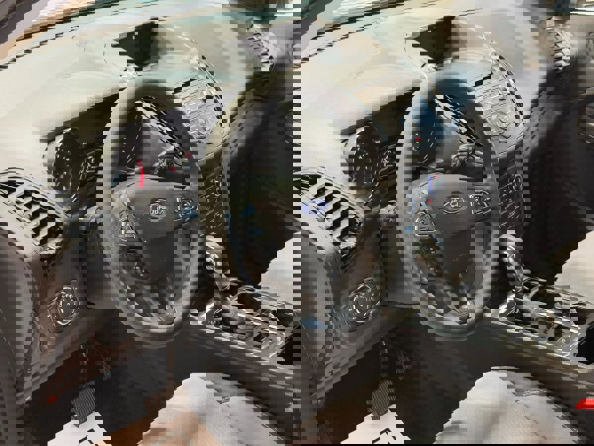 Used 2018 Ford Escape SE image 12