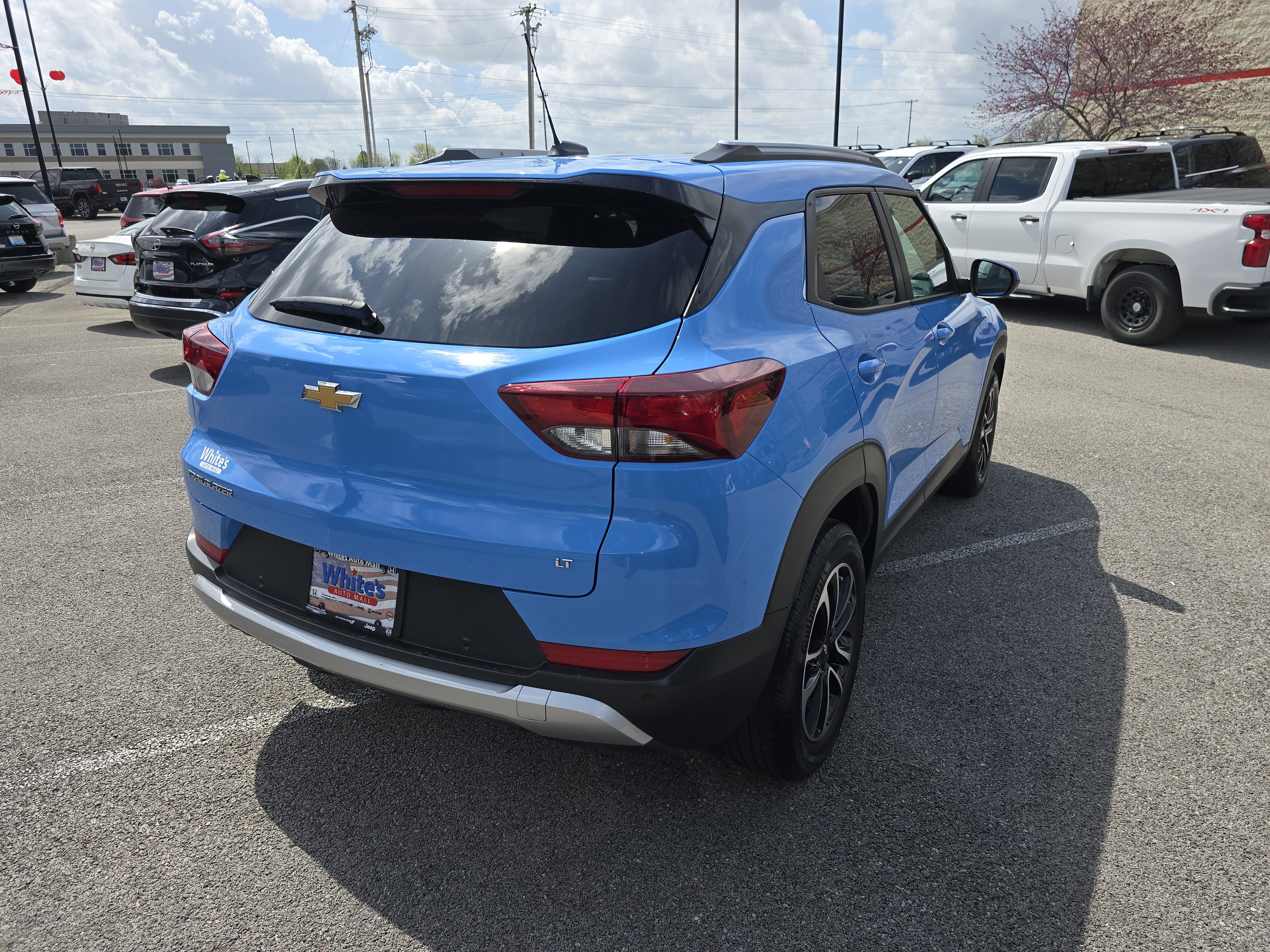 Used 2024 Chevrolet TrailBlazer LT w/ Convenience Package image 3