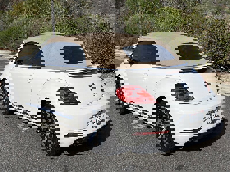 Used 2013 Volkswagen Beetle 2.0T image 10