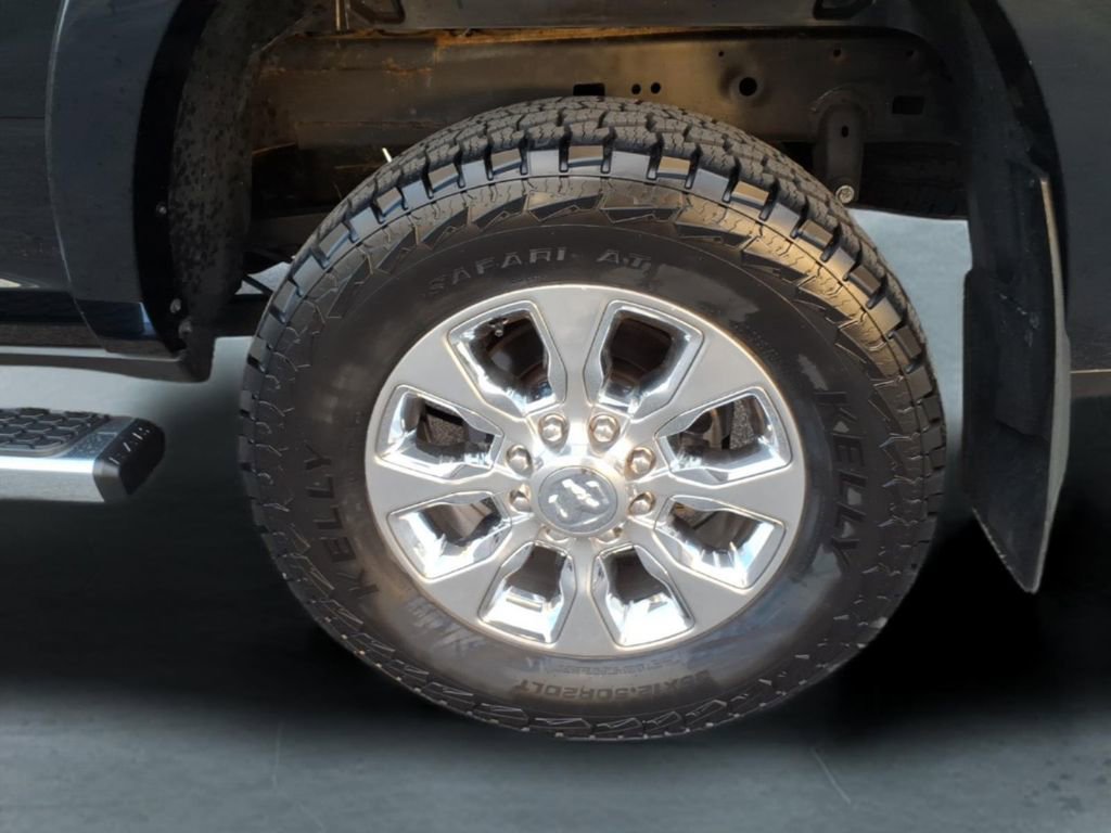 Used 2024 RAM 2500 Limited image 12