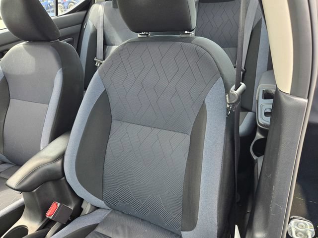 Used 2024 Nissan Versa SV FWD image 14