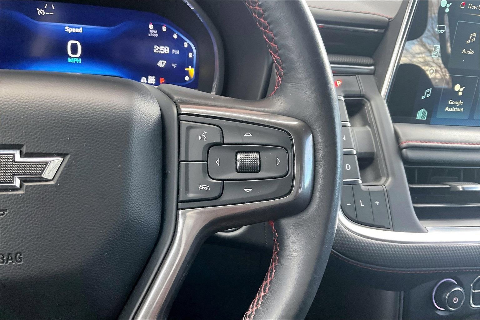 Used 2022 Chevrolet Suburban RST w/ Luxury Package image 12