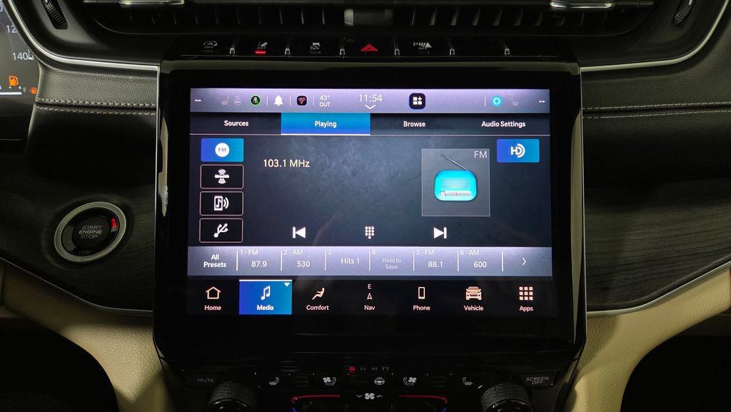 Used 2023 Jeep Grand Cherokee Limited w/ Luxury Tech Group II AWD/4WD image 23