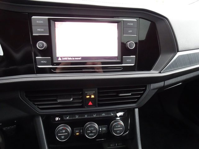 Used 2022 Volkswagen Jetta SE image 21