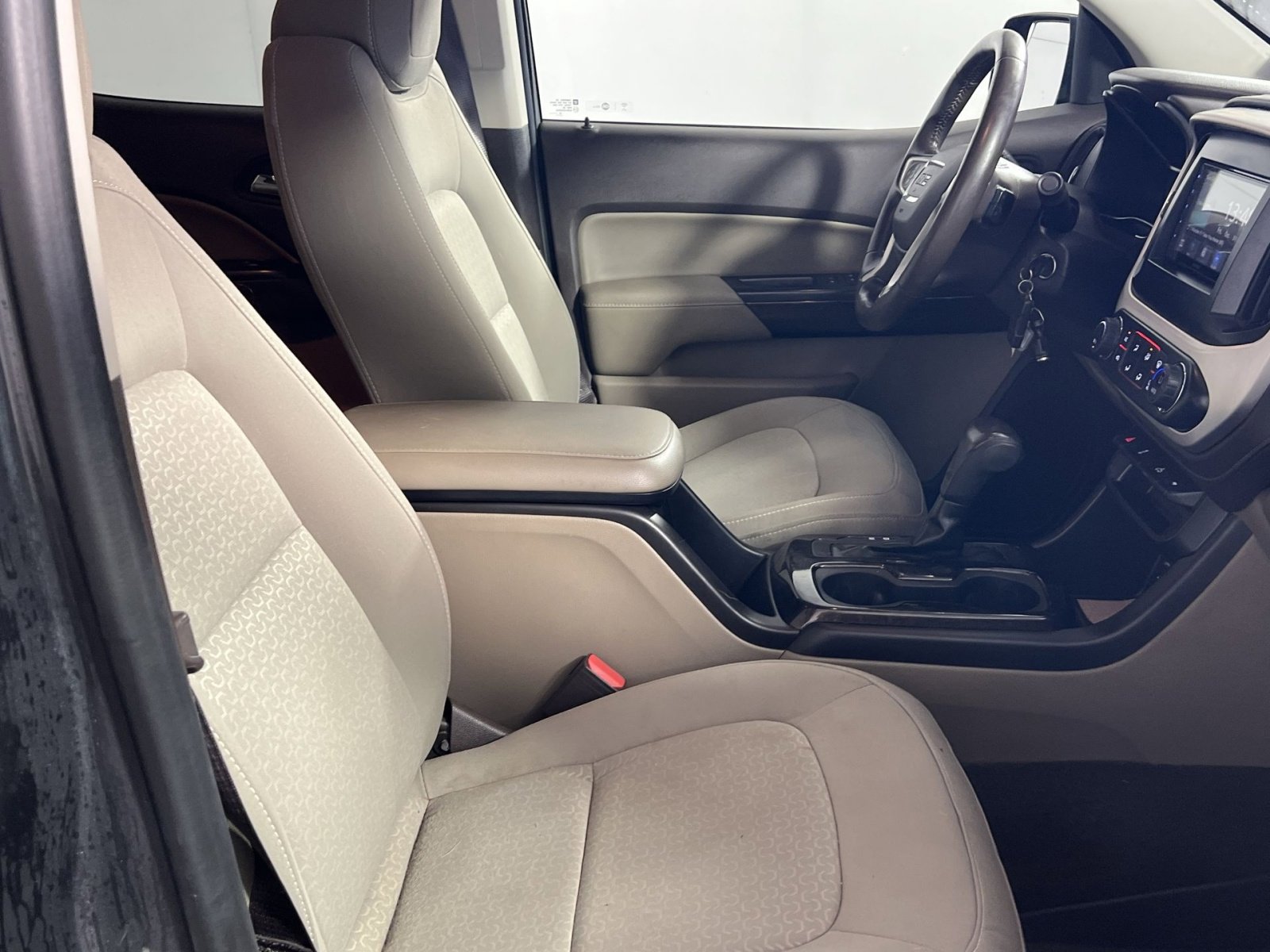 Used 2016 GMC Canyon SLE w/ SLE Convenience Package image 26