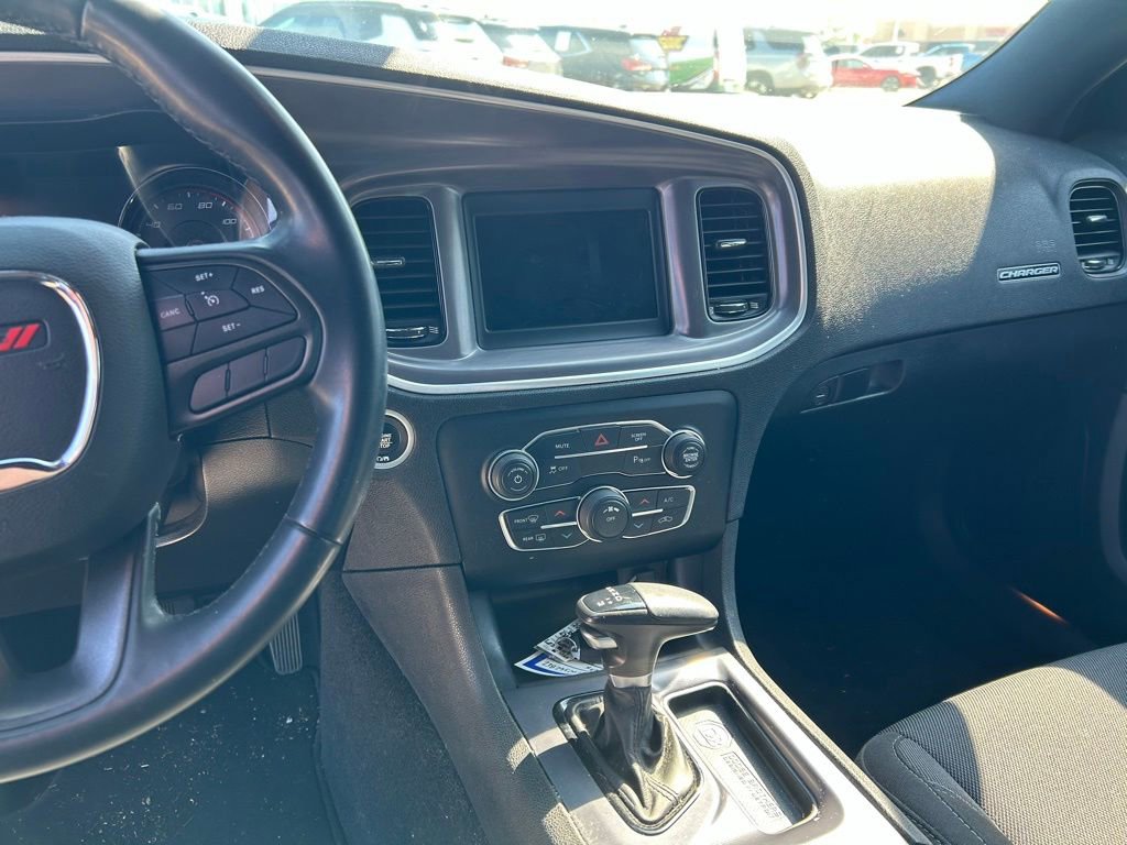 Used 2020 Dodge Charger SXT w/ Blacktop Package RWD image 11