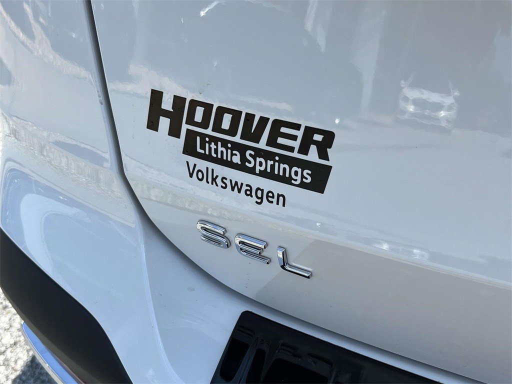 Used 2025 Volkswagen Taos SEL AWD/4WD image 12