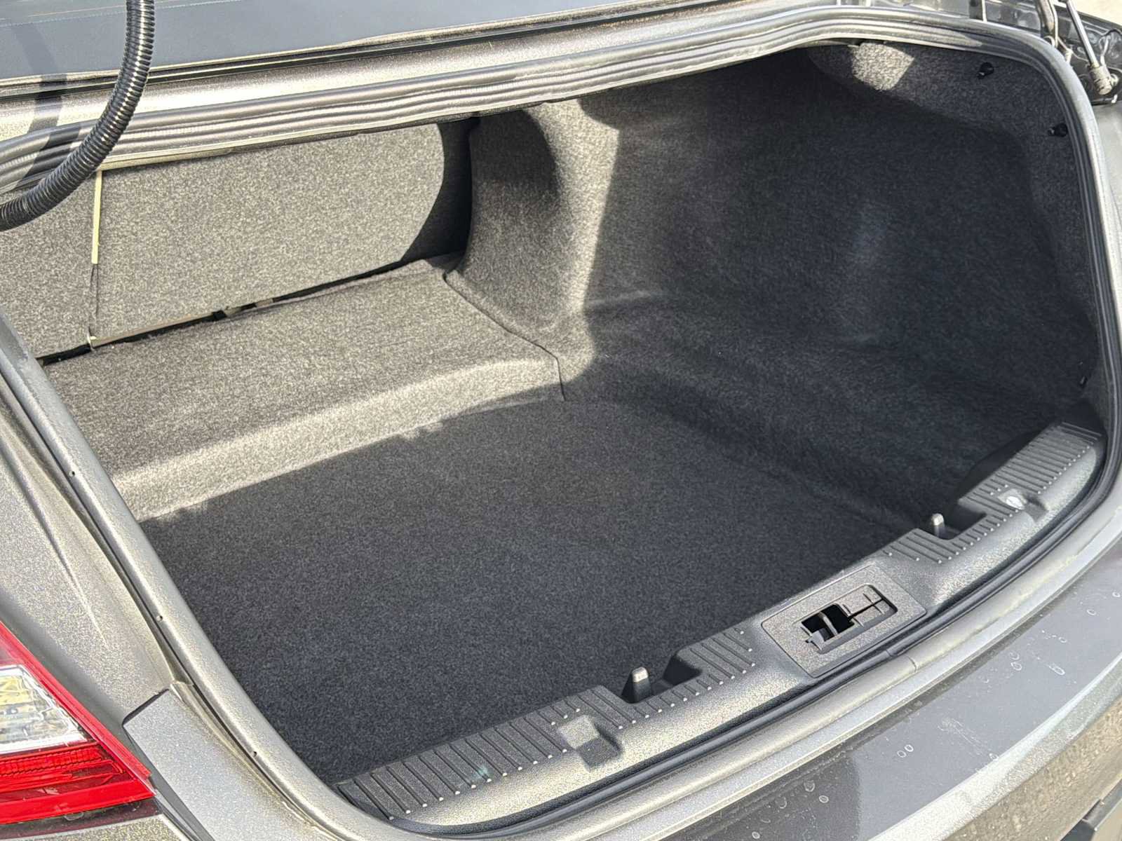 Used 2018 Ford Taurus SE image 14