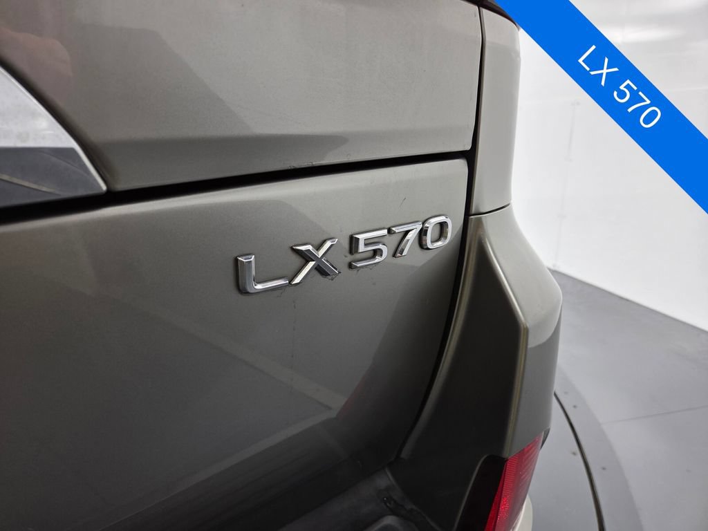 Used 2017 Lexus LX 570 4WD w/ Luxury Package image 24