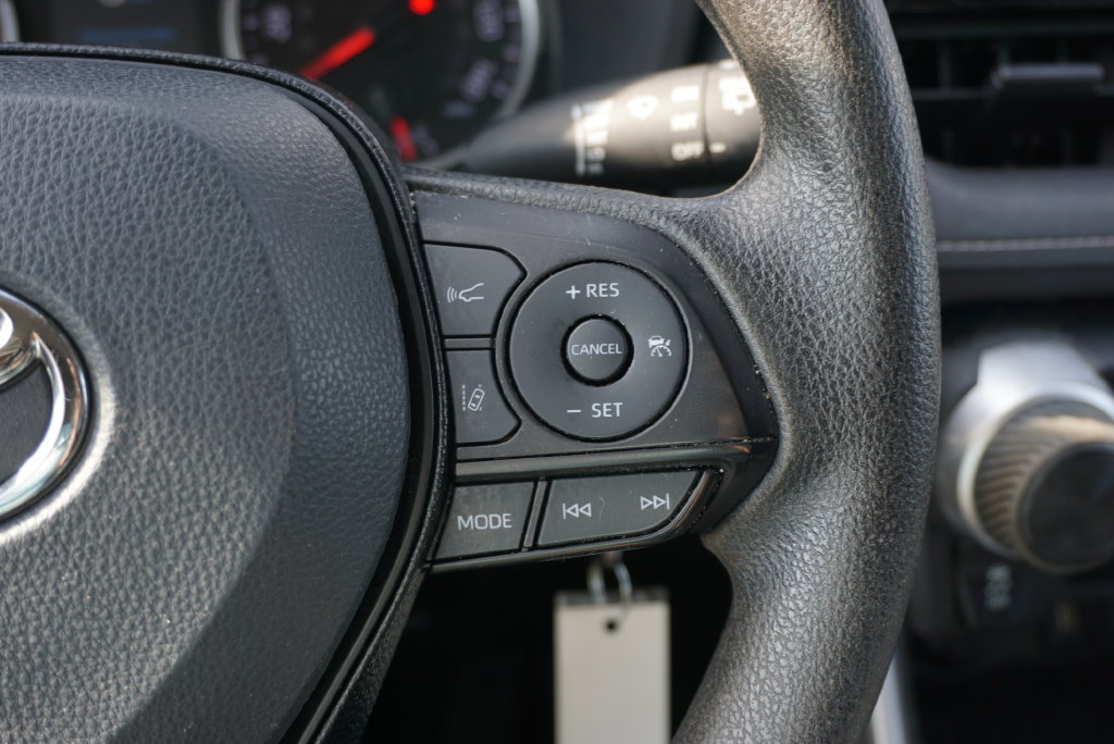 Used 2022 Toyota RAV4 LE w/ Carpet Mat Package (TMS) FWD image 21