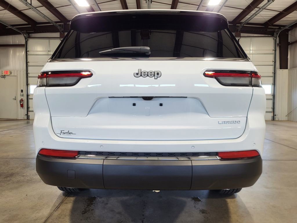 New 2025 Jeep Grand Cherokee L Laredo w/ Luxury Tech Group I RWD image 4