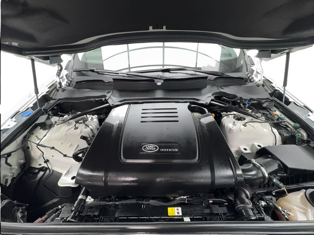 Used 2023 Land Rover Discovery S AWD/4WD image 18