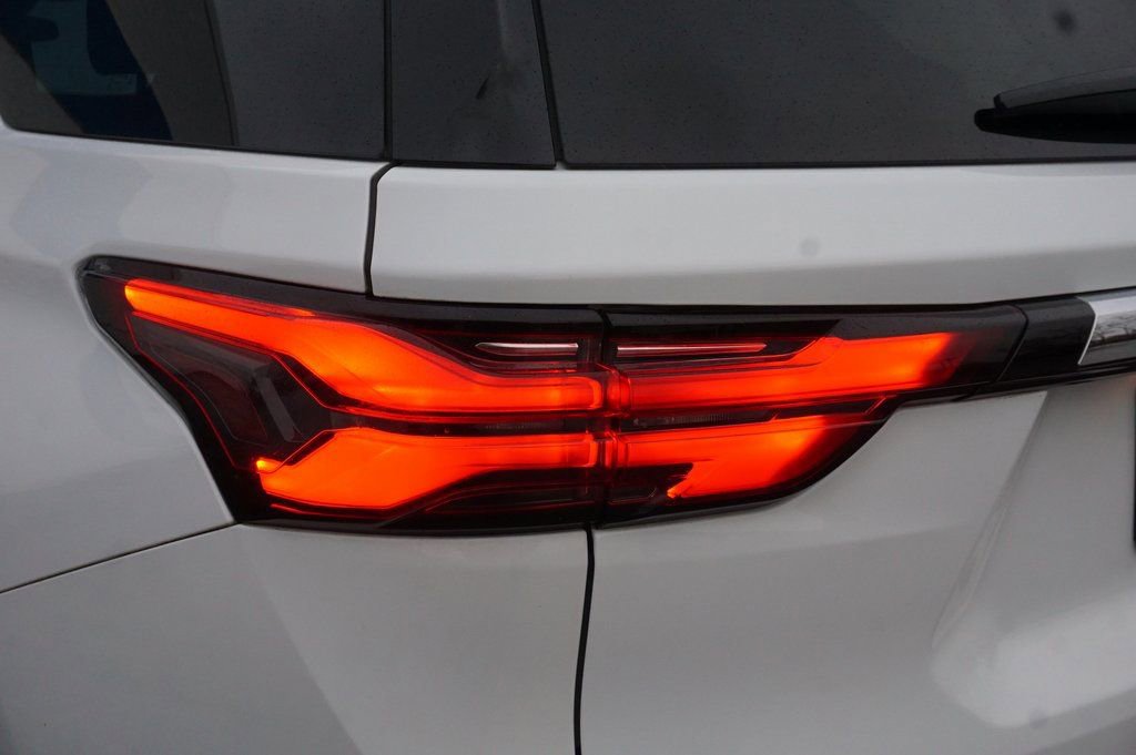 Certified 2023 Chevrolet Traverse LT w/ LPO, Floor Liner Package image 33