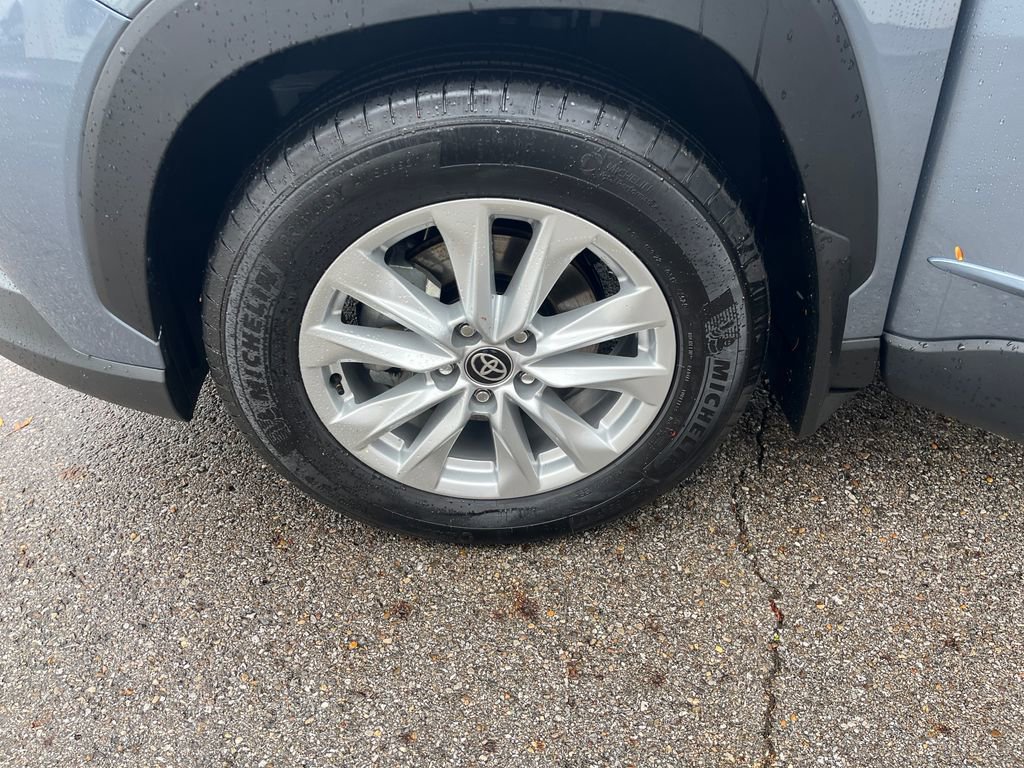 Certified 2024 Toyota Corolla Cross LE image 26