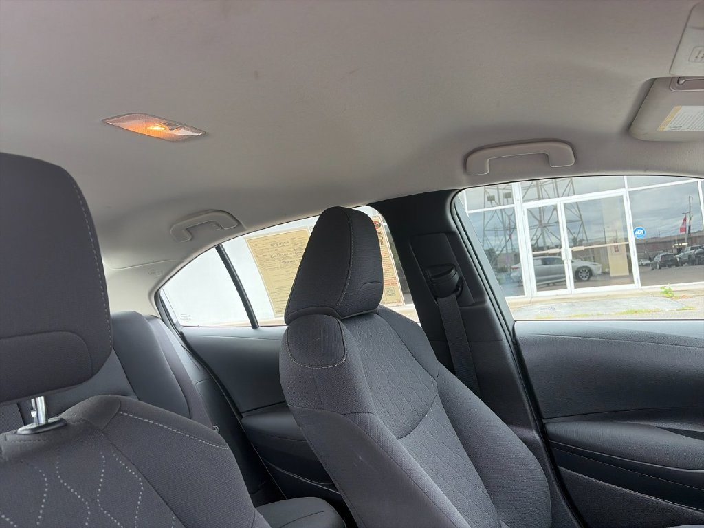 Used 2021 Toyota Corolla LE FWD image 18