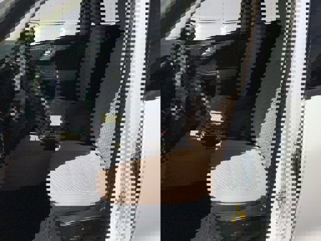 Used 2020 Ford Escape SE image 8