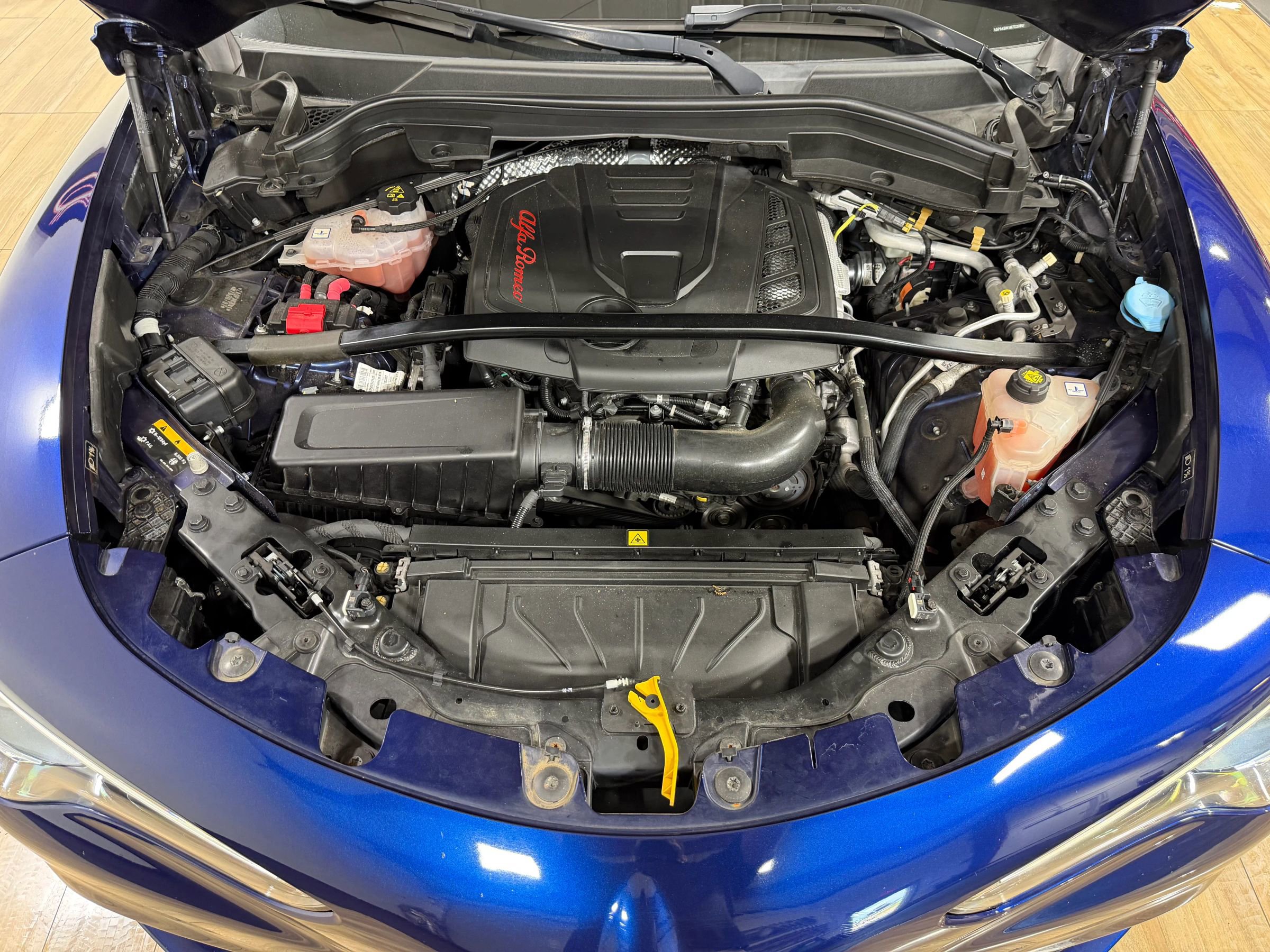 Used 2021 Alfa Romeo Stelvio Ti w/ Nero Edizione image 10