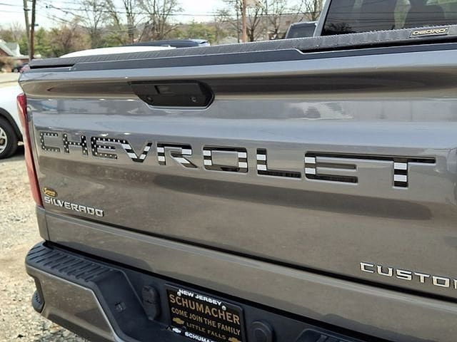 Used 2020 Chevrolet Silverado 1500 Custom w/ Custom Value Package AWD/4WD image 36