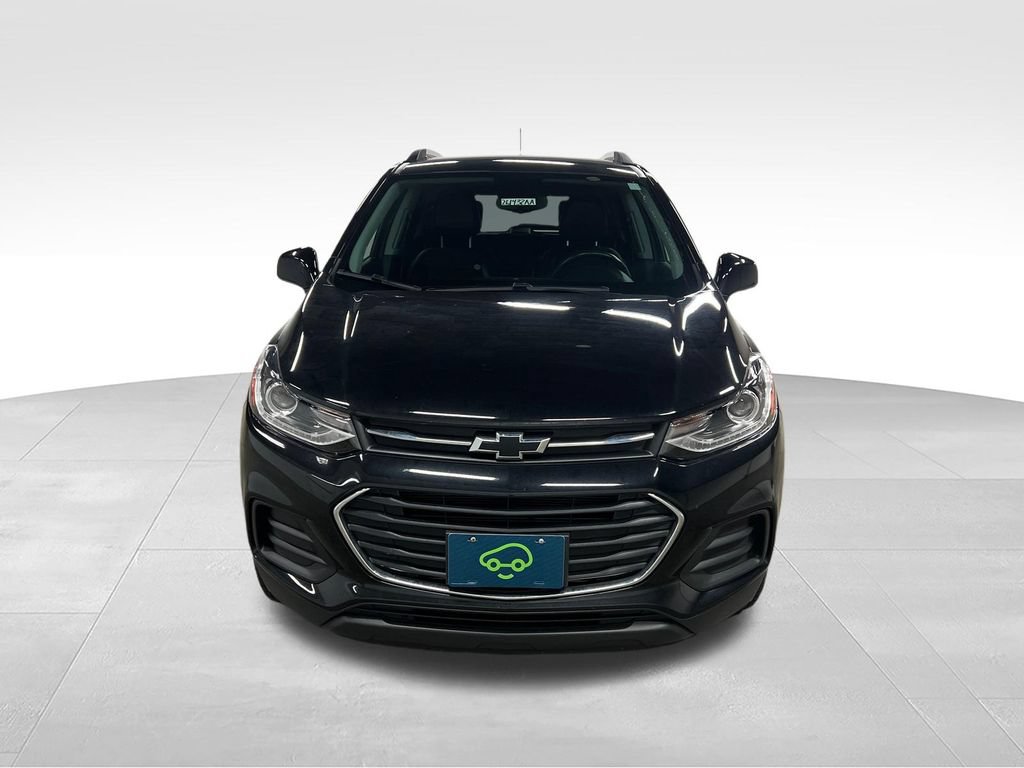 Certified 2022 Chevrolet Trax LT w/ Midnight Edition AWD/4WD image 4