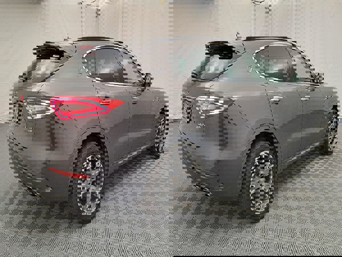 Used 2017 Maserati Levante w/ Sport Package image 3