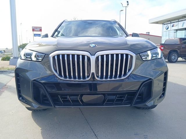 New 2026 BMW X5 sDrive40i image 2