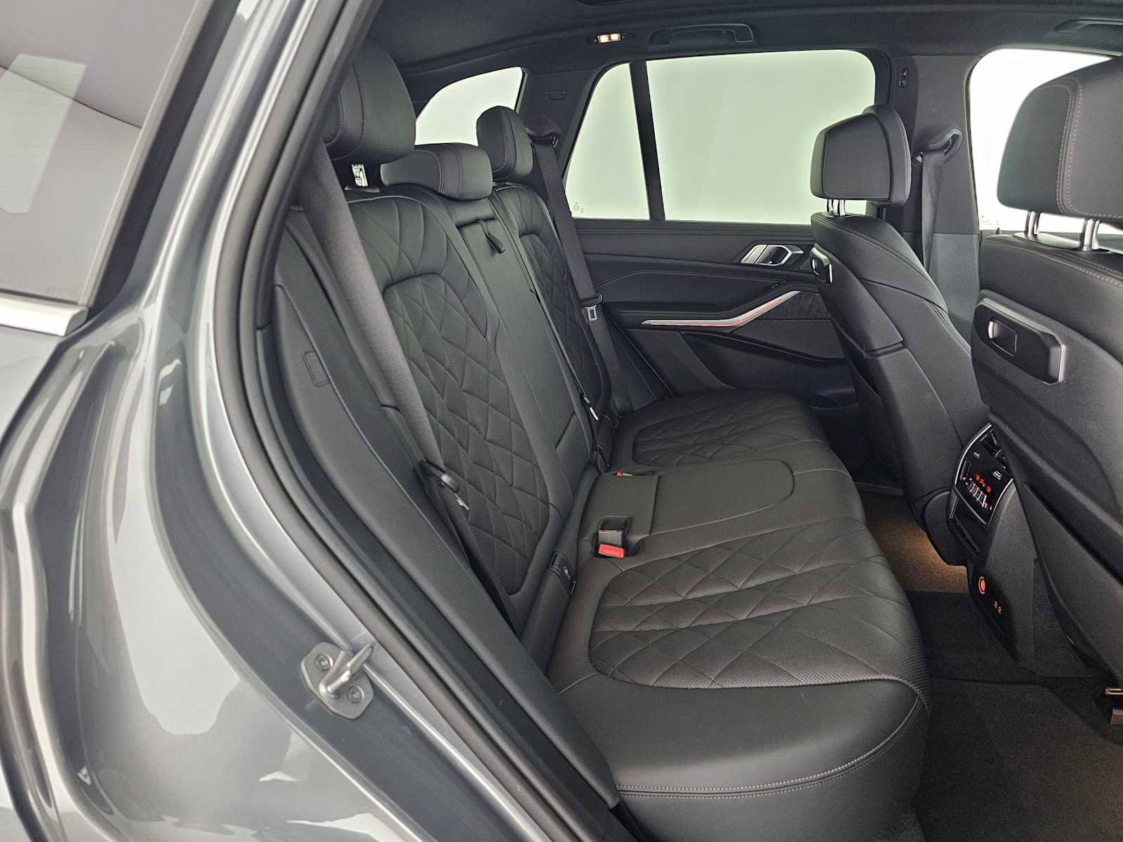 Used 2024 BMW X5 xDrive40i w/ Premium Package image 12