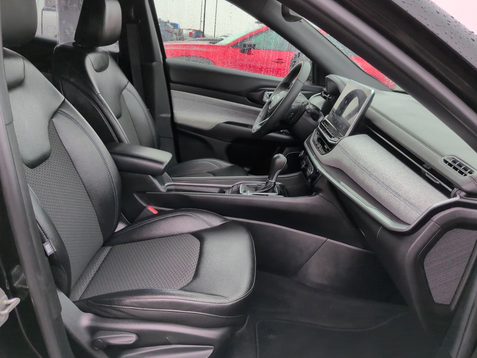 Used 2024 Jeep Compass Latitude image 16