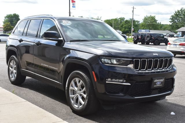 Used 2023 Jeep Grand Cherokee Limited AWD/4WD image 11