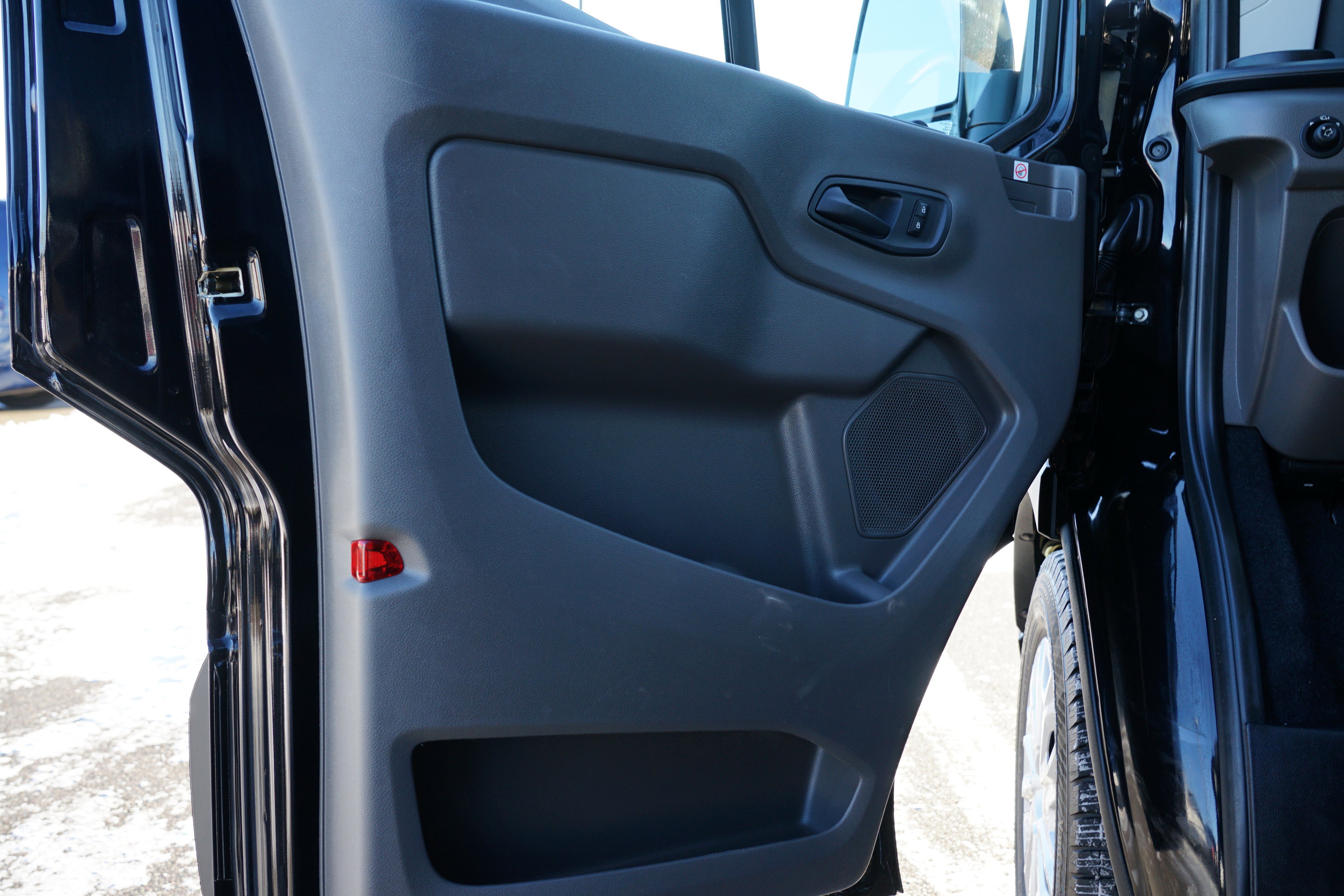 Used 2020 Ford Transit 350 XLT image 11