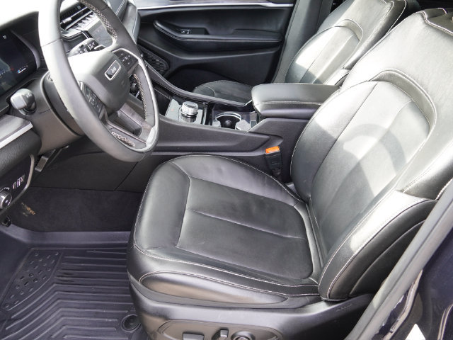 Used 2023 Jeep Grand Cherokee L Limited RWD image 25