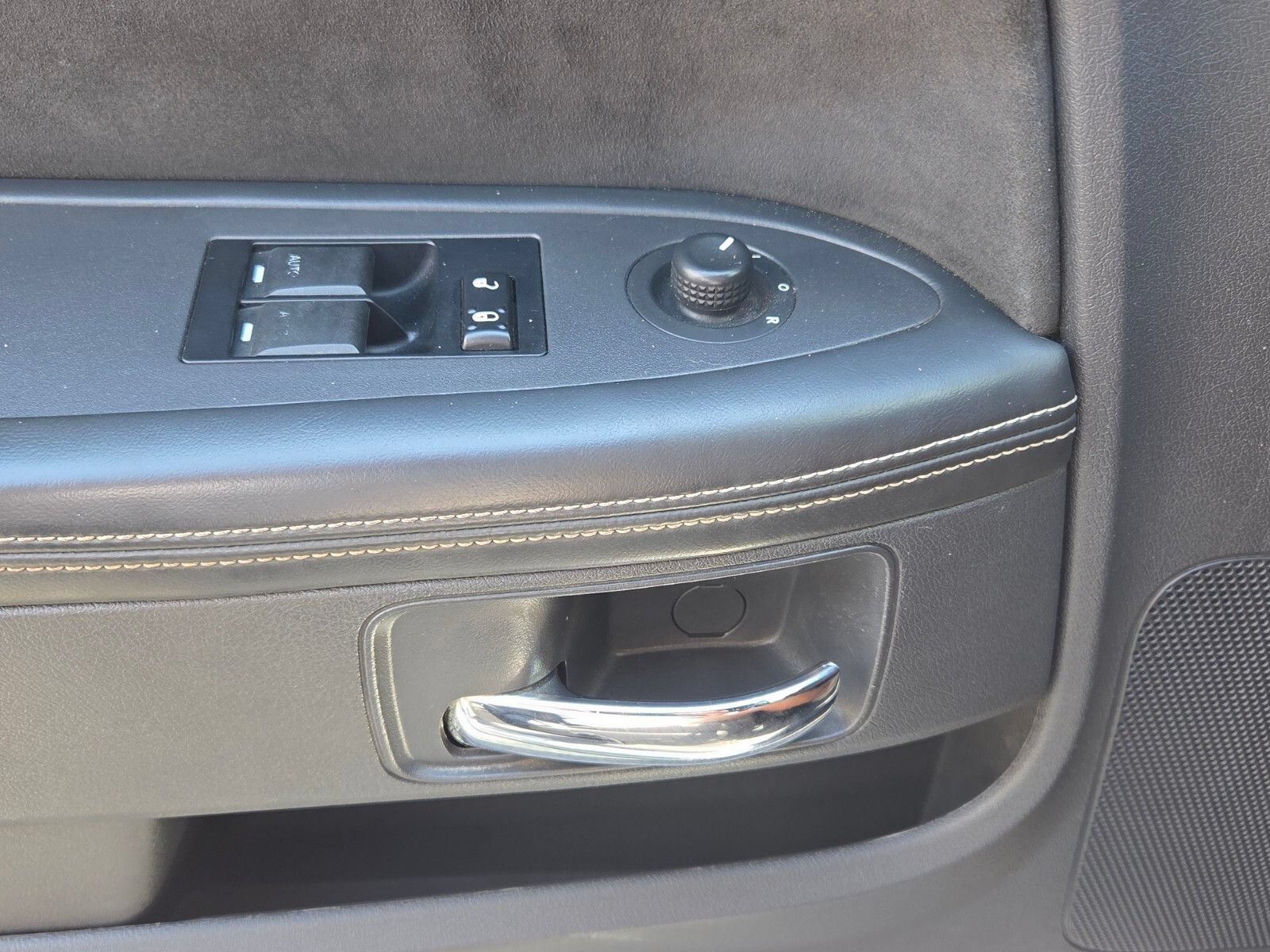 Used 2012 Dodge Challenger SRT8 w/ Premium Sound Group RWD image 33