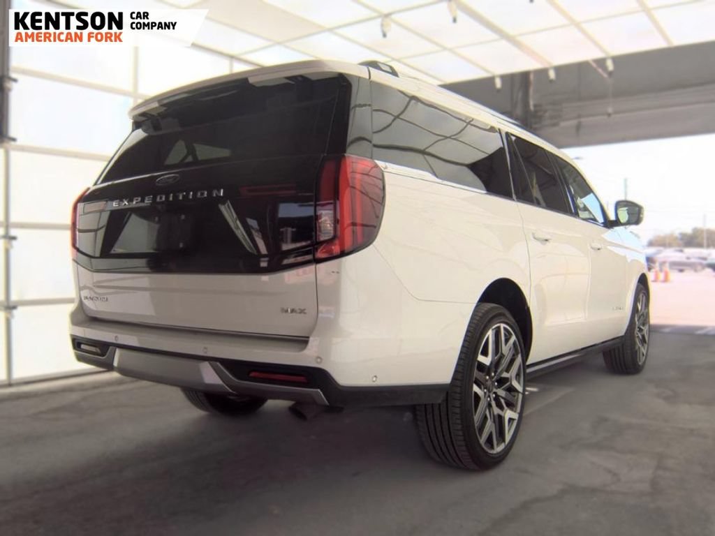 Used 2025 Ford Expedition Max Platinum w/ Platinum Ultimate Package AWD/4WD image 3