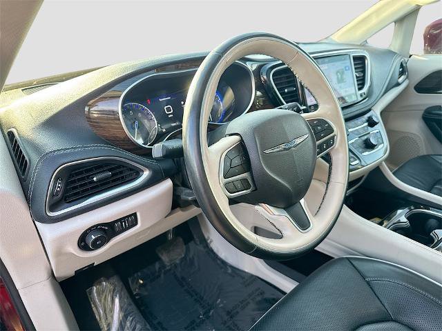 Used 2021 Chrysler Pacifica Limited image 9
