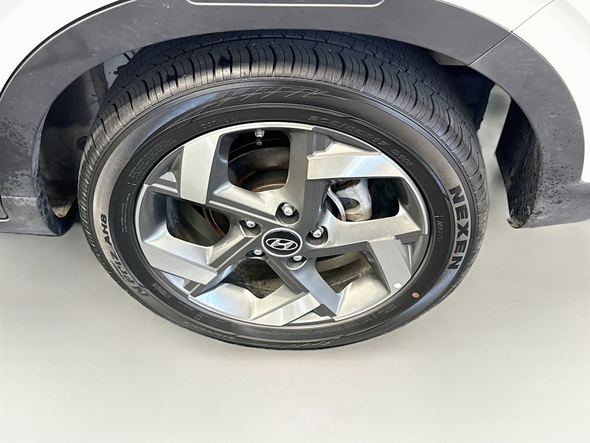 Used 2025 Hyundai Venue SEL FWD image 11